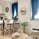 Duplex Climatisé Avec Espace Cinéma Appartement *