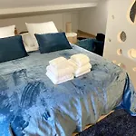 Duplex Climatisé Avec Espace Cinéma Appartement