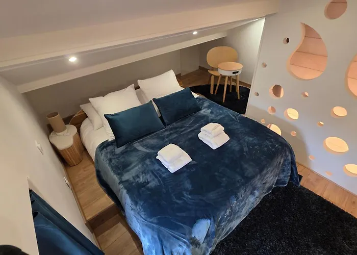 Appartement Duplex Climatisé Avec Espace Cinéma